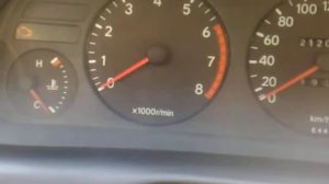 Обратите внимание на дым 4EFE и обороты двигателя на прогреве