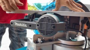 “What’s Inside” - Makita LH1201FL 305 mm (12")Table Top Miter Saw