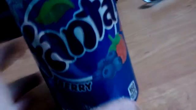 Зарубежная фанта со вкусом черники и малины. смотреть онлайн