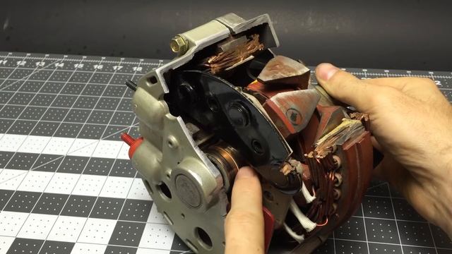 How Alternator works + DIY Voltage Regulator смотреть онлайн