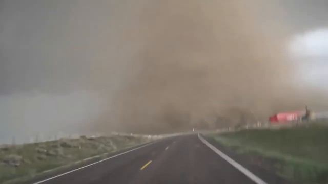 Зарождение торнадо. Уникальный кадры смотреть онлайн