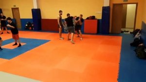 Тренировка бокс ? нырки и уклоны с развитием последующей атаки