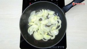Куриная печень тушеная в сметане — очень вкусная и нежная куриная печень тушеная в сметане