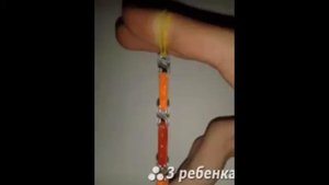 Как плести самый простой браслет из резинок на пальцах