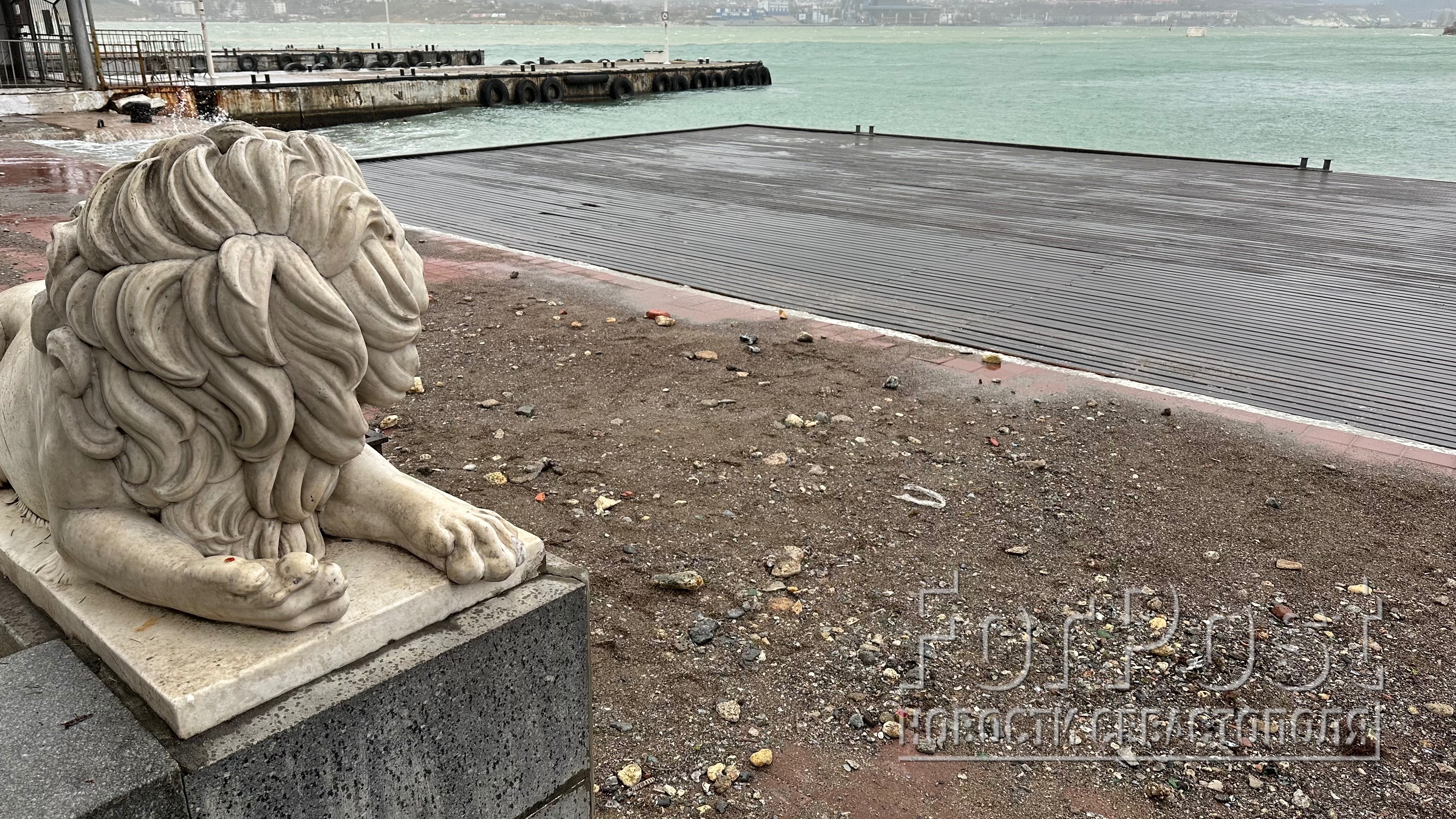 В Севастополе отремонтировали Графскую пристань после шторма 26 марта 2024