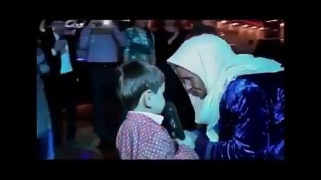 КЛАССНЫЙ ПЕСН ПРО МАМА смотреть онлайн