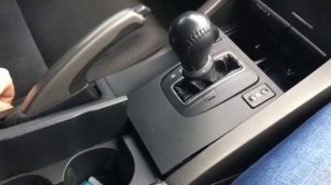 Ремонт крышки подстаканника Honda Accord 8 . Как снять подстаканник.