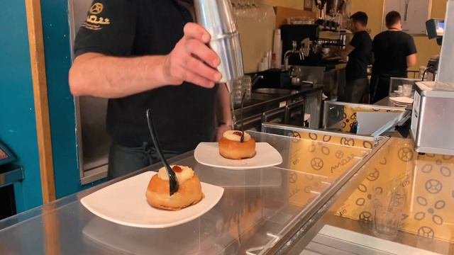 WHAT TO EAT IN NAPLES, ITALY - BEST STREET FOOD In Naples, Neapolitan Pizza I Italian Street Food