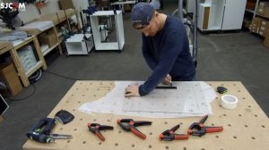 Встроенный телевизор на кухне