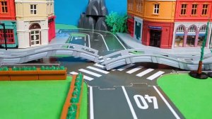 Мультфильм про игрушечный паром, мост, машинки и аварию на мосту, а так же автовоз и паровозик