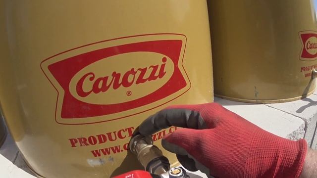 Простой капельный полив из трёх бочек. Посадка овощей в глину.