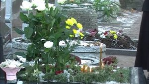 На могиле мирополита Иоанна Снычёва СПб