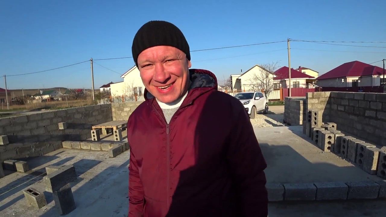 Строим дом сами. Адресные справки. Кладка стен, перегородок. Армирование плиты 9*13 закончено.