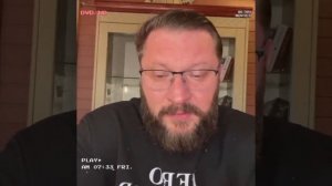 Мужчина говорит, что любит, но ничего не делает.