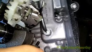 INSIDE A BRIGGS & STRATTON 550EX 140cc PUSH MOWER ENGINE