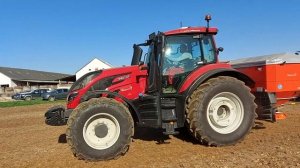 Valtra T175A traktor Rauch Axis-M 30.2 EMC+W PRO műtrágyaszóróval