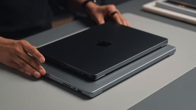 Space Black MacBook Pro - First Impressions смотреть онлайн