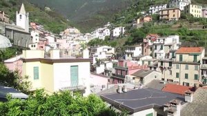 Riomaggiore, a quick tour of this gorgeous town in Cinque Terre, Italy