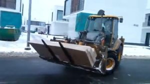 Работа экскаватора погрузчика Volvo BL 71B Сколково Палетные вилы