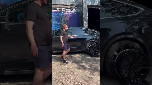 Tesla Model X на примерке дисков в 20-ом диаметре 🔥 #примеркадисков #tesla #modelX #л