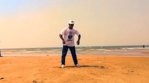 INDIAN ROBOT DANCING AT AKSA BEACH MUMBAI | POPPING AND ANIMATION FREESTYLE