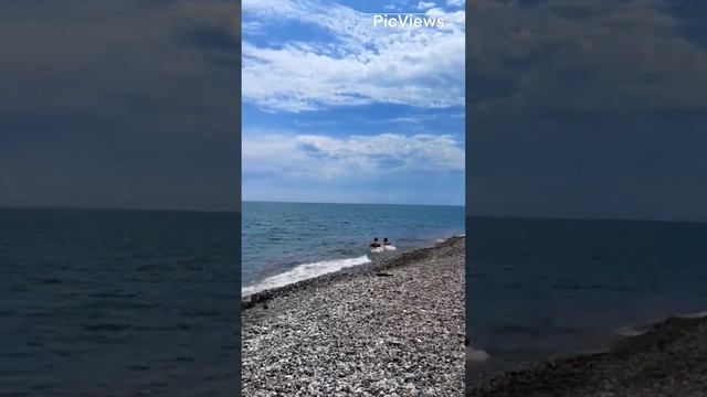 Абхазия. Пляж Пицунда. Обстановка на пляже море и погода сегодня 19 ноября 2023