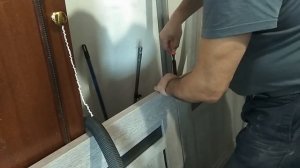 Врезка ручки-защёлки в межкомнатную дверь