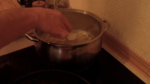 Паста с лососем, цукини и томатным соусом смотреть онлайн