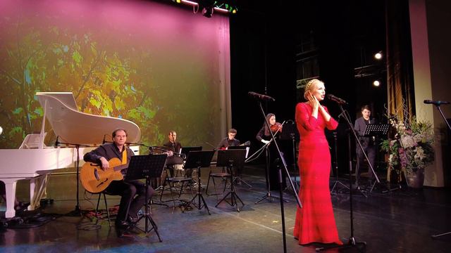 "Червонной осени пора" муз. Г.Пономаренко, сл. Ю.Козловского смотреть онлайн