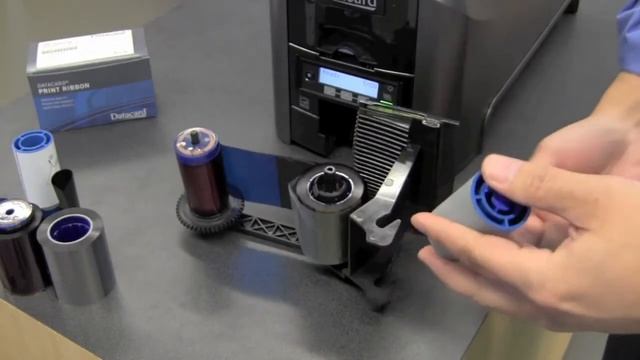 Entrust Datacard CD800 - Loading Ribbons & Cards In Your ID Card Printer смотреть онлайн