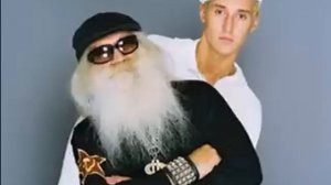 12. МС Вспышкин и Никифоровна - Новогодняя (Меня прёт)