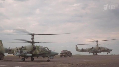 Минобороны РФ показало работу многофункциональных вертолетов Ка-52