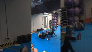 Круговая тренировка на ковриках - 4 упражнения .