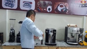 CÁCH SỬ DỤNG MÁY PHA CÀ PHÊ Delonghi EC 820 || Zanka Vlog
