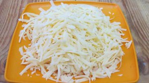 Спагетти с сыром и сосисками