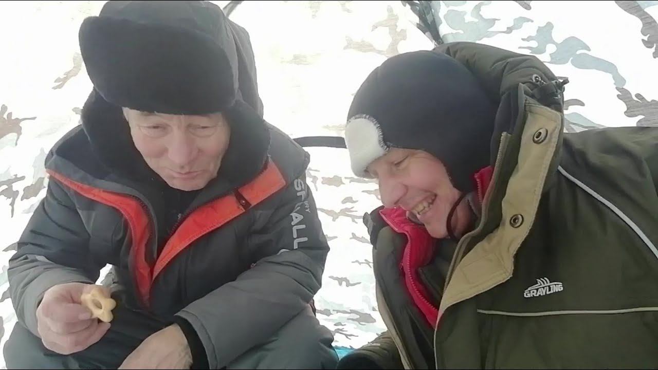 Зимняя рыбалка на Леща.В поисках леща на реке Лоза.Пробуем все.Поставушки на Леща.Стаи Леща в камере смотреть онлайн