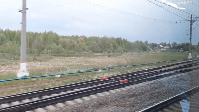 Вид из окна поезда по маршруту: Санкт-Петербург - Москва.