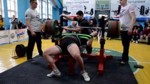 Жим штанги 310 кг  Ломницкий Андрей в слингшоте