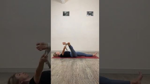 Supta padangusthasana 1-2-3 with belt. Супта пдангуштхасана вариации.