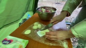 Тест палатки-шатра Tramp Lite Bungalow. Празднуем Пасху с семьей на берегу озера.