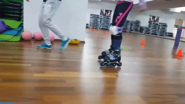 Катание на роликах 17 ноября 2018 г. Тренер Ирина Крюкова. смотреть онлайн