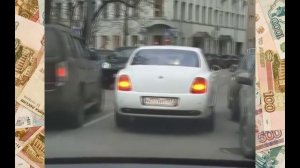Красотка в очень короткой мини юбке.  Смотреть всем!!!