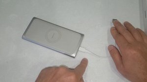 Пауэрбанк от SAMSUNG WIRELESS BATTERY PACK 10 000 mAh. Честный отзыв спустя 2 недели. ОБЗОР.