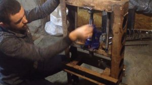 Самодельный пресс | Гидравлический пресс своими руками | #универсальныйКирилл