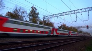 Электровоз ЭП20-019 со скорым двухэтажным поездом №26 "Москва - Ижевск"
