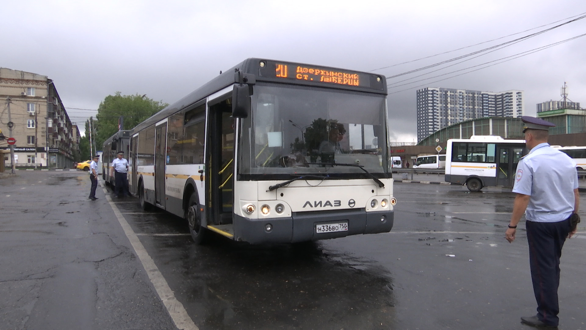 11 автобус рейд. Одиннадцатый автобус. 11 автобус рейд. Гаи серпухов. 11 автобус рейд.