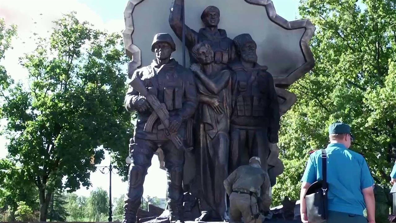 Памятник ополчению Луганск