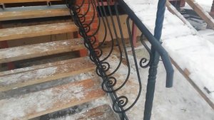 Крыльцо из профильной трубы с козырьком, псевдо ковка, сварка.