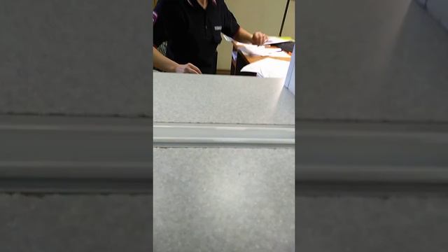 Снеодекватнная полицмейстер,то ли пьяная то ли ещё под чем то,это в отделе ФМС смотреть онлайн