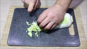 САЛАТ "ПЕРЕПОЛОХ" С ПЕКИНСКОЙ КАПУСТОЙ, КУРИЦЕЙ И ШАМПИНЬОНАМИ